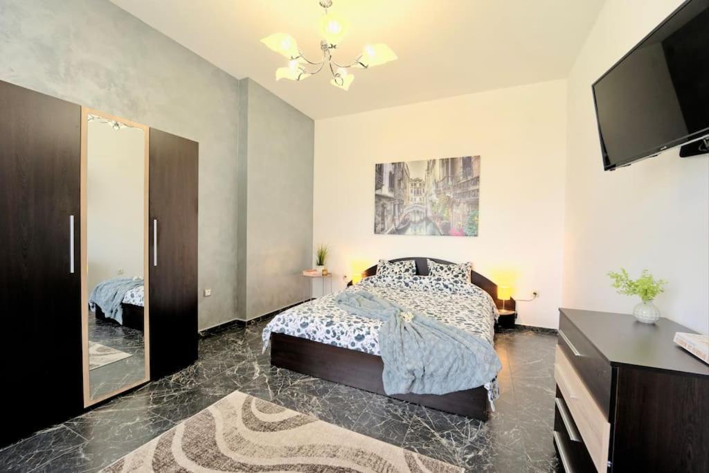 Cozy 1-Bedroom Flat In The Very Center Of صوفيا المظهر الخارجي الصورة