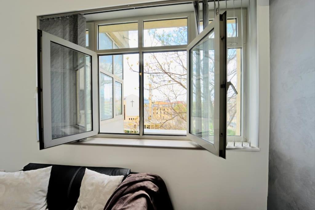 Cozy 1-Bedroom Flat In The Very Center Of صوفيا المظهر الخارجي الصورة